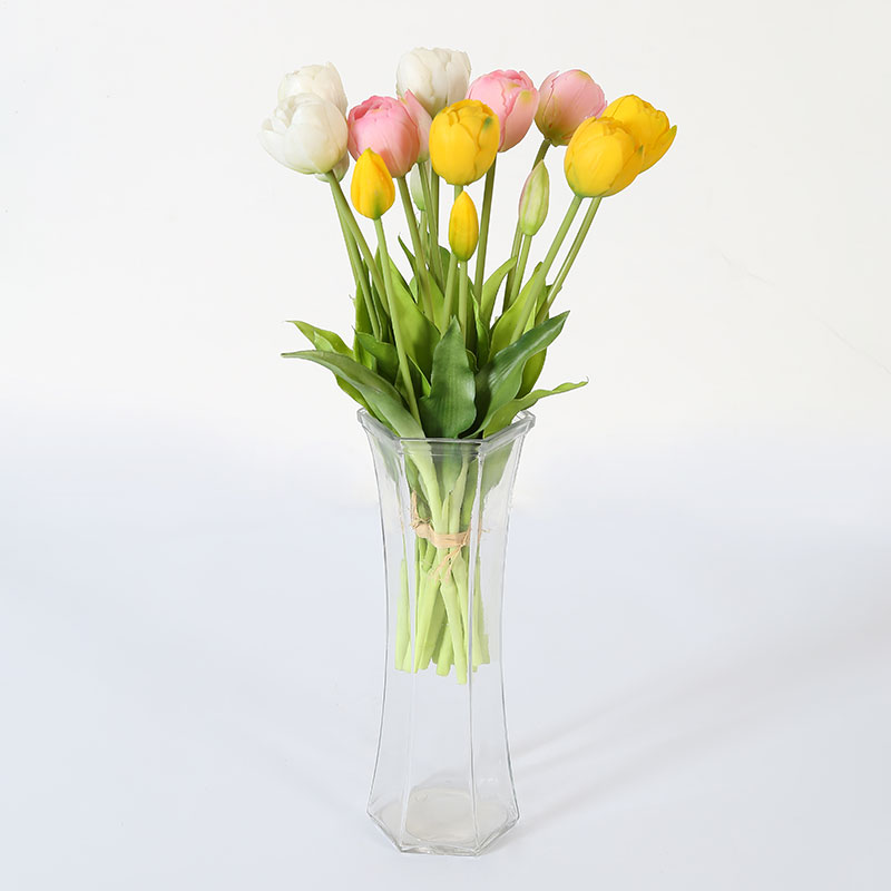 Tulipa gesneriana artificial con agua falsa